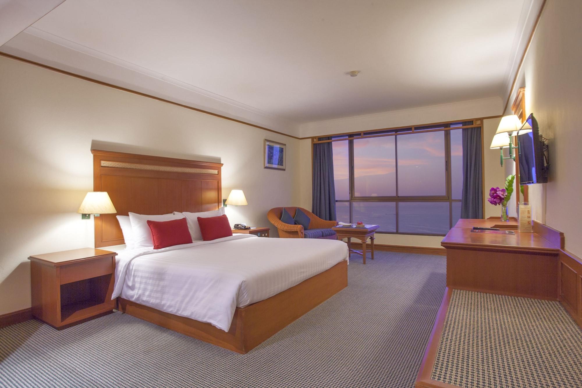 Cholchan Pattaya Beach Resort - Sha Extra Plus Екстериор снимка Deluxe Ocean View Room