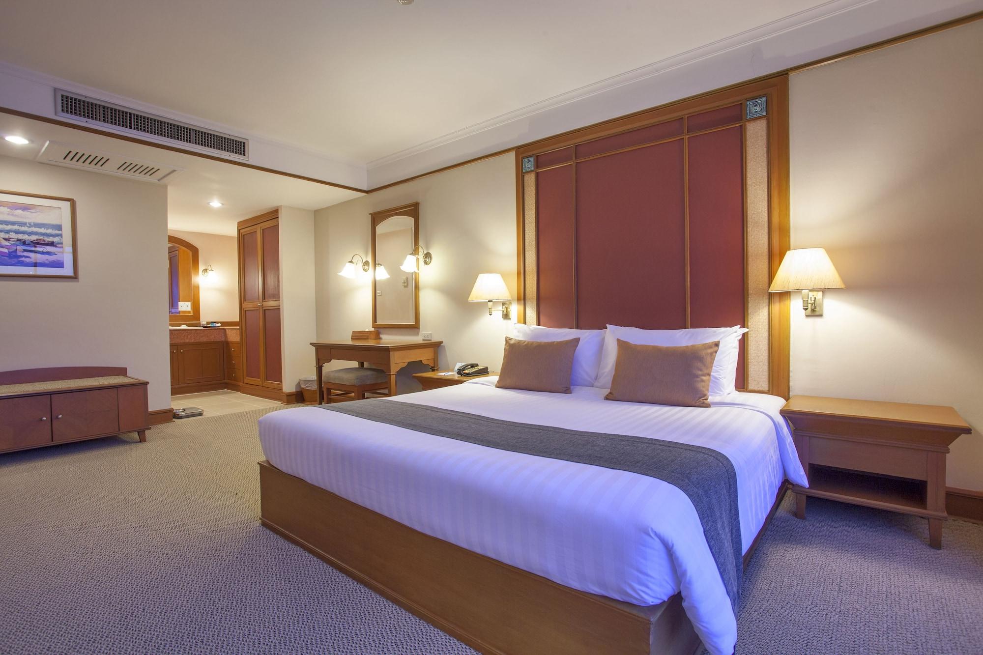 Cholchan Pattaya Beach Resort - Sha Extra Plus Екстериор снимка Deluxe Room