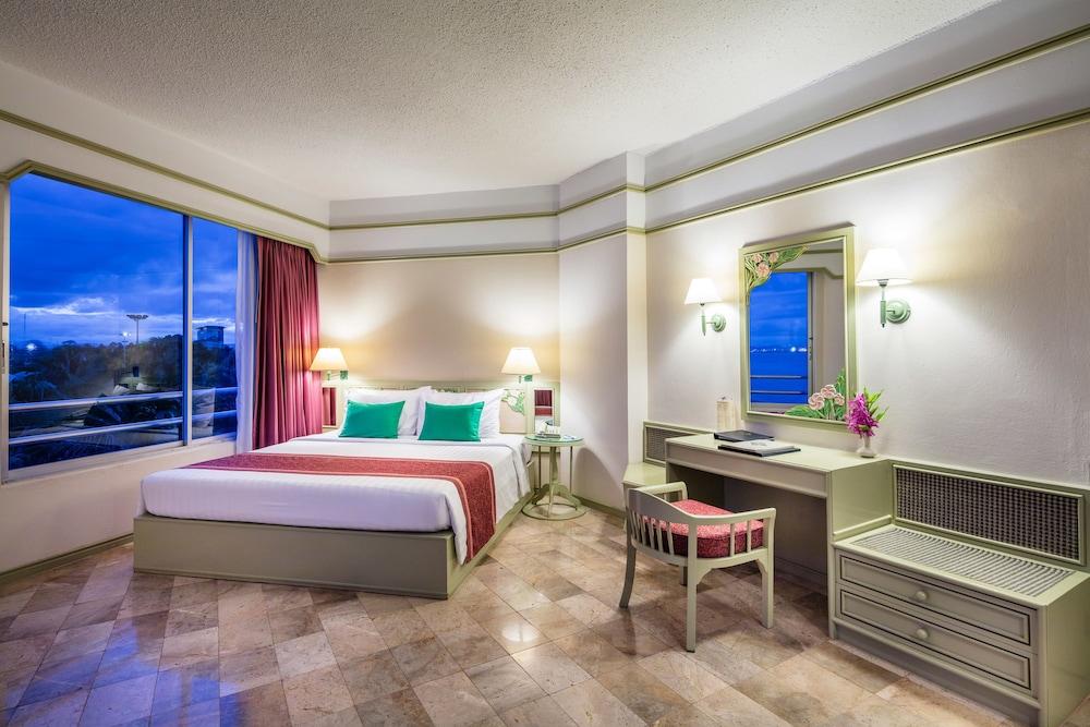 Cholchan Pattaya Beach Resort - Sha Extra Plus Екстериор снимка Deluxe Room