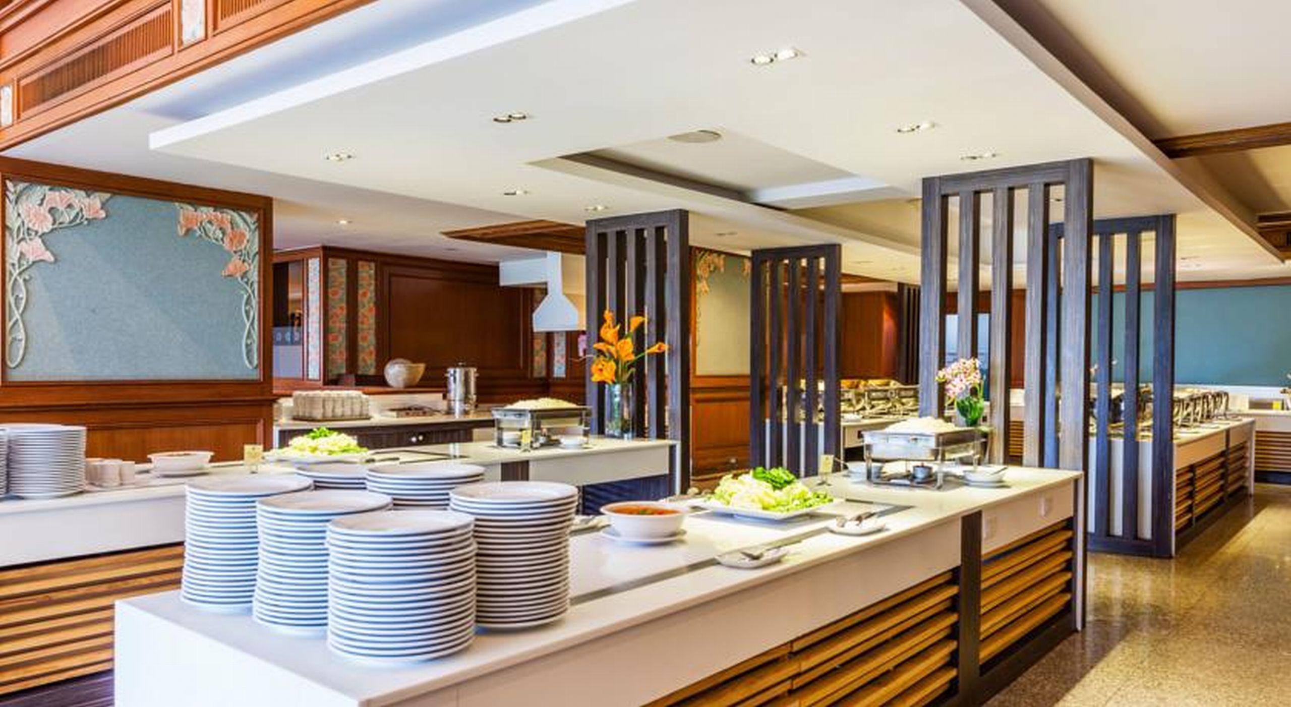Cholchan Pattaya Beach Resort - Sha Extra Plus Екстериор снимка The buffet at the hotel