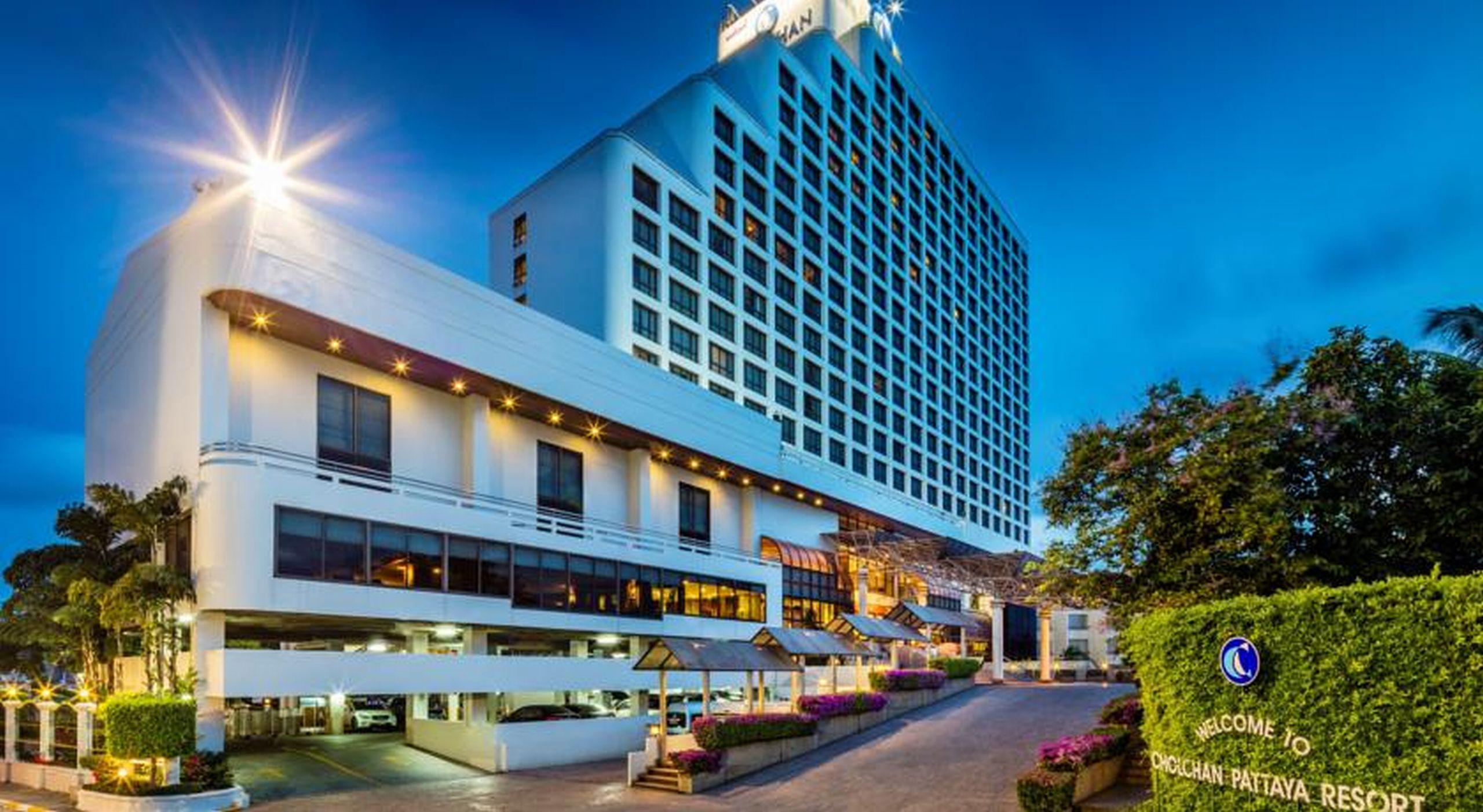 Cholchan Pattaya Beach Resort - Sha Extra Plus Екстериор снимка Royal Paragon Hotel