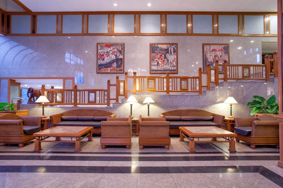 Cholchan Pattaya Beach Resort - Sha Extra Plus Екстериор снимка Lobby