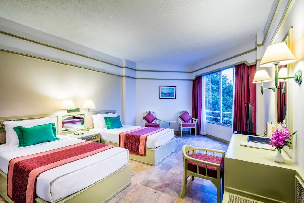 Cholchan Pattaya Beach Resort - Sha Extra Plus Екстериор снимка Deluxe Room