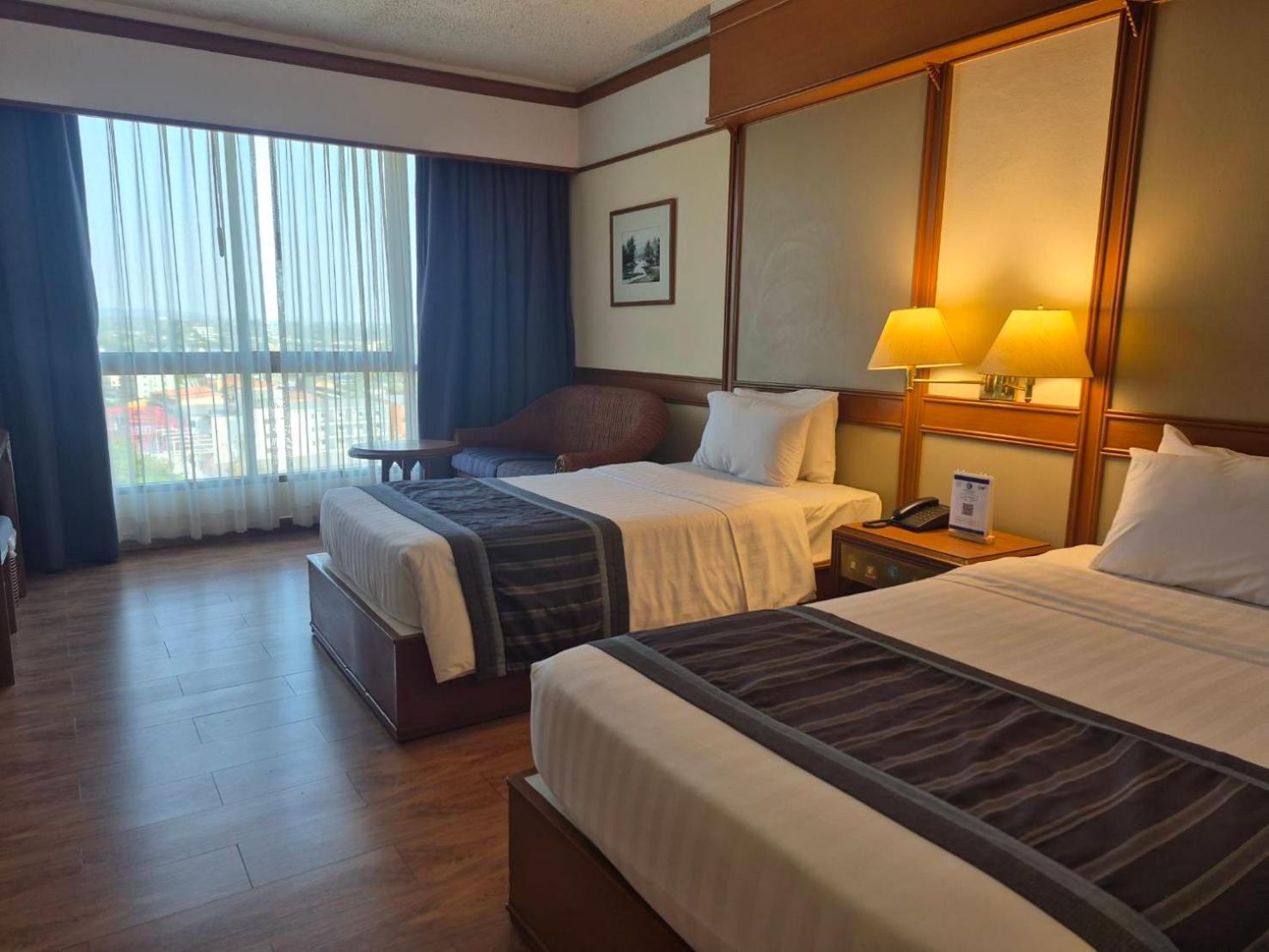 Cholchan Pattaya Beach Resort - Sha Extra Plus Екстериор снимка