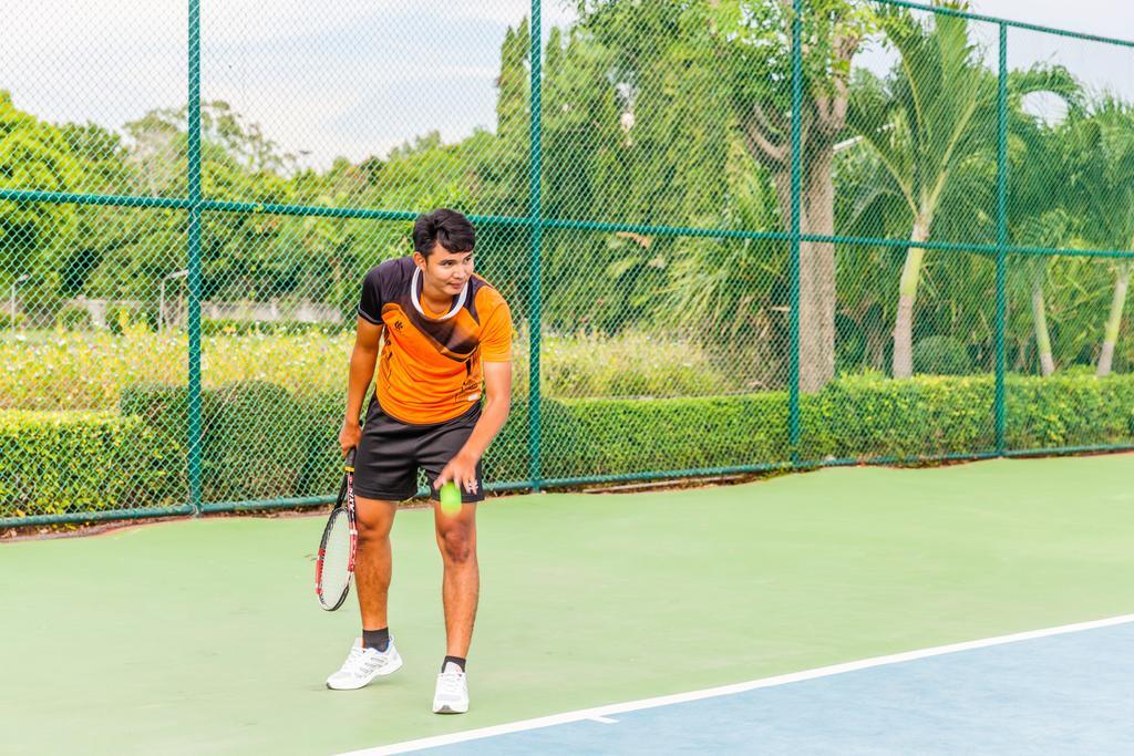 Cholchan Pattaya Beach Resort - Sha Extra Plus Екстериор снимка Tennis