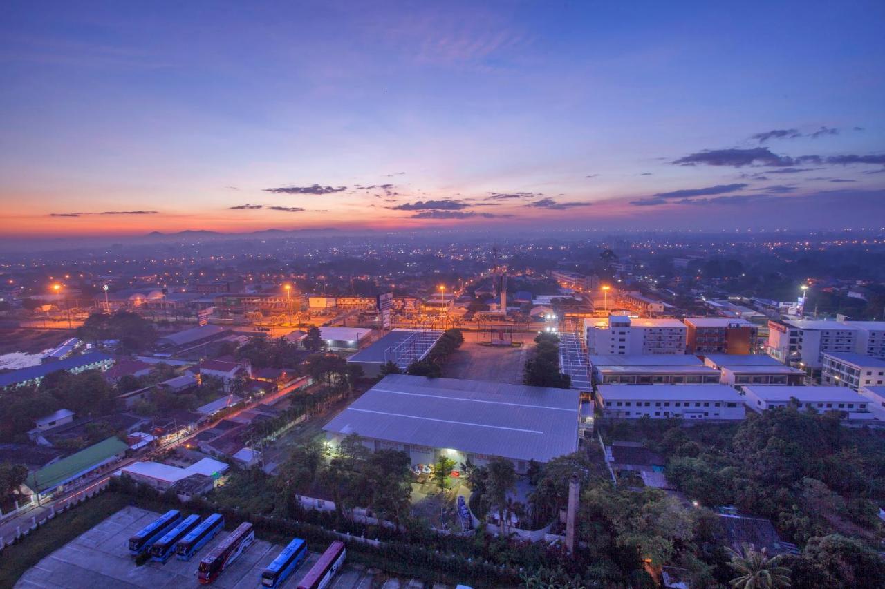 Cholchan Pattaya Beach Resort - Sha Extra Plus Екстериор снимка Aerial view of the city