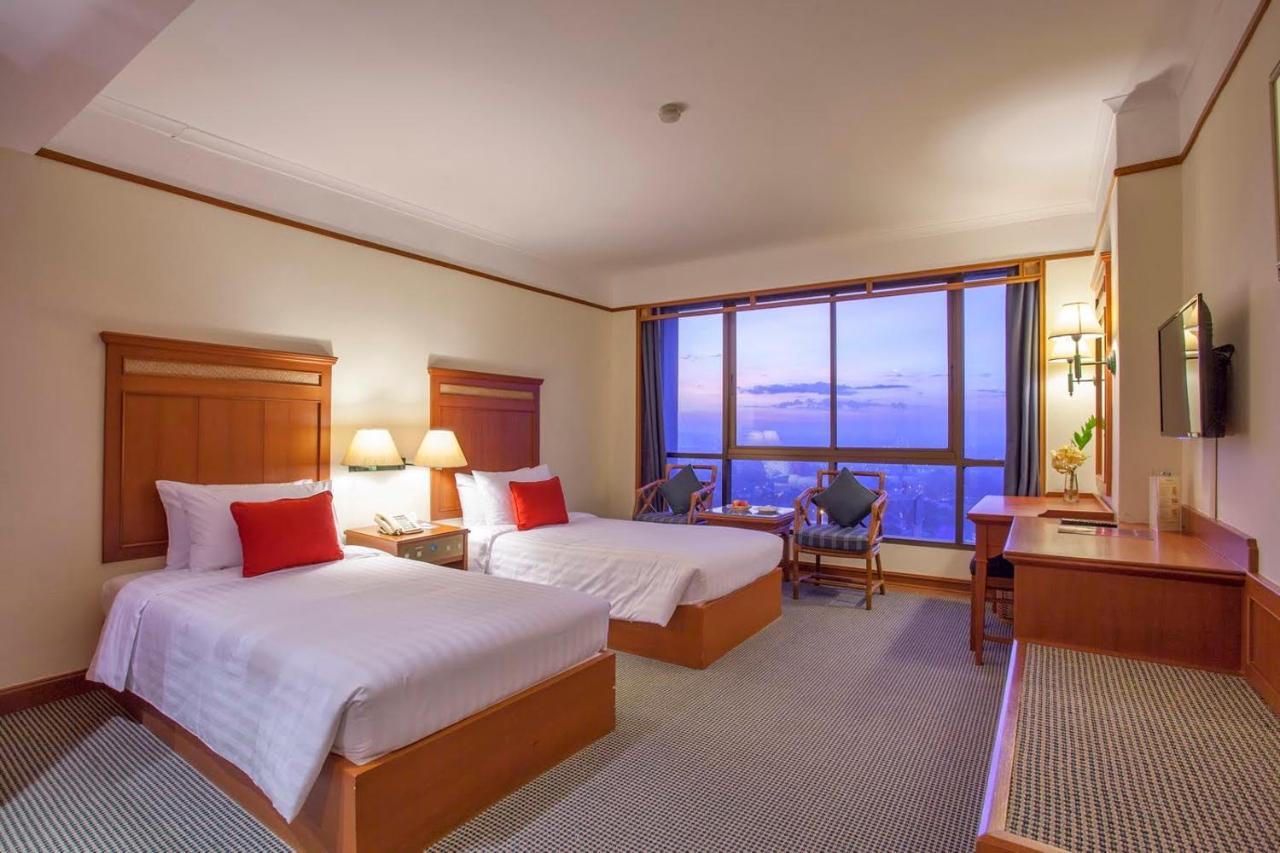 Cholchan Pattaya Beach Resort - Sha Extra Plus Екстериор снимка